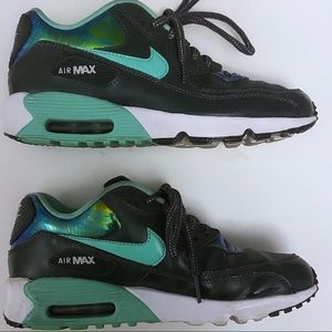 Metallic/ iridescent Nike Air Max (girls/ women’s)